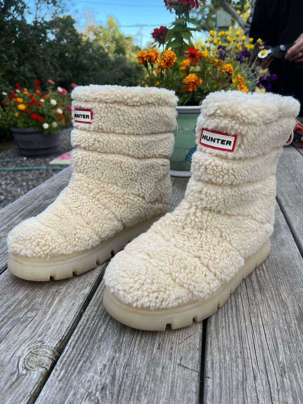 Hunter womens Maran Lug Sole Insulated Waterproof Snow Booties US 7 cream berber